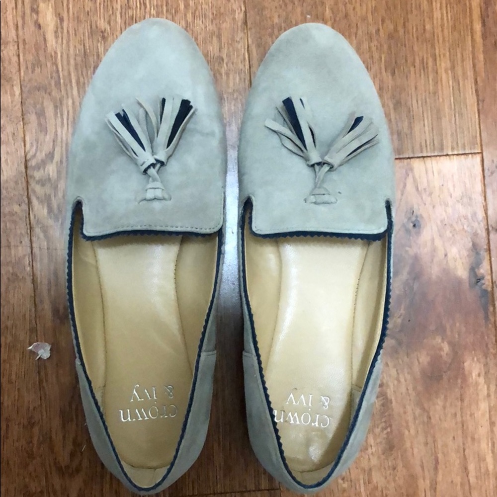 Shoes - Picture 2 of 4